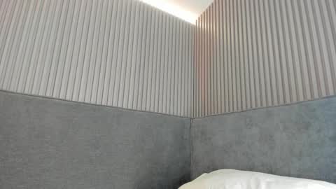 Snapshot of emelie_89 chatting on 11.13.25 emelie_89 online show from 11.13.25