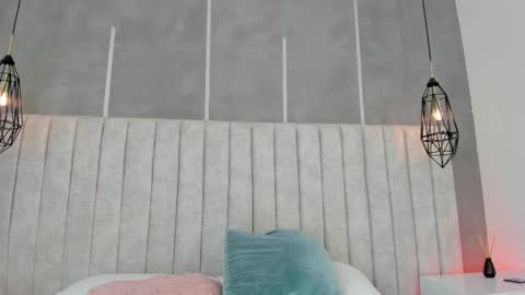 Snapshot of emelie_89 chatting on 11.23.25 emelie_89 online show from 11.23.25