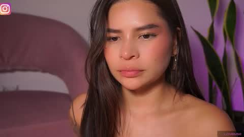 Snapshot of emely_dolce chatting on 09.13.25 ana online show from 09.13.25