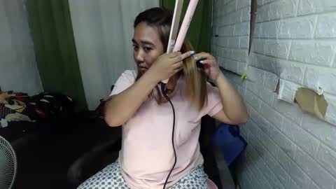 Snapshot of emely_slutxxx chatting on 03.11.25 Emely online show from 03.11.25