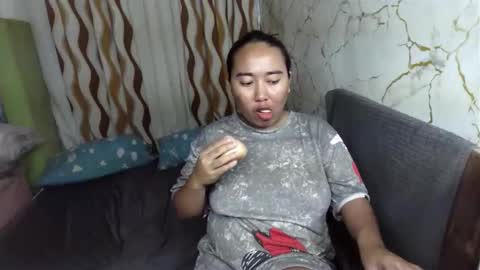 Snapshot of emely_slutxxx chatting on 11.12.25 Emely online show from 11.12.25