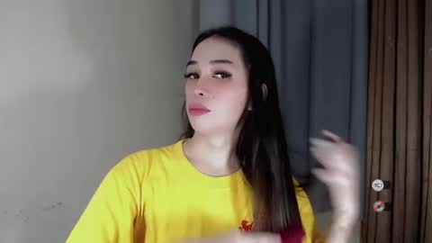 Snapshot of emelyn_fuckdoll chatting on 12.03.24 Scarlett online show from 12.03.24