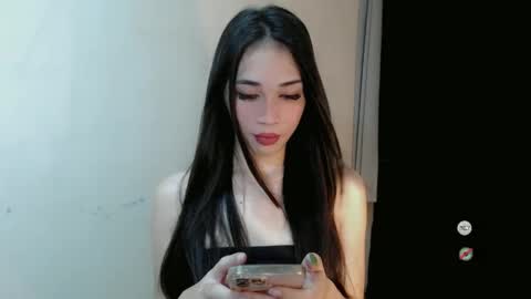 Snapshot of emelyn_fuckdoll chatting on 01.25.25 Scarlett online show from 01.25.25