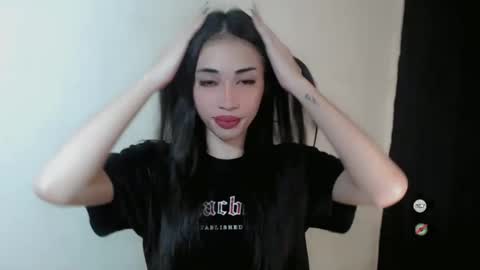 Snapshot of emelyn_fuckdoll chatting on 01.28.25 Scarlett online show from 01.28.25