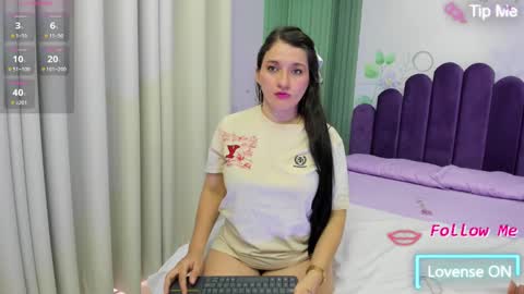 emely ross online show from 02.22.25