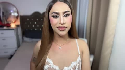 Snapshot of emelywest chatting on 02.15.26 EMELY online show from 02.15.26