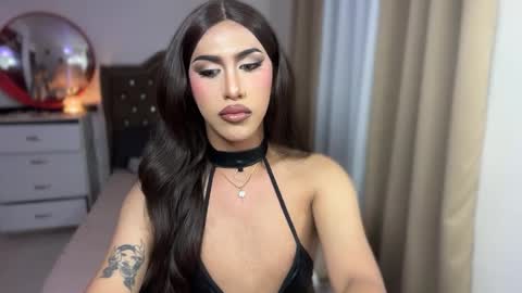 Snapshot of emelywest chatting on 02.16.26 EMELY online show from 02.16.26