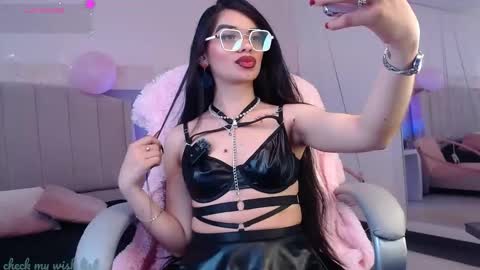 Snapshot of emerald_gh chatting on 02.04.26 Danna online show from 02.04.26