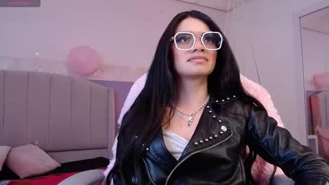 Snapshot of emerald_gh chatting on 02.08.26 Danna online show from 02.08.26