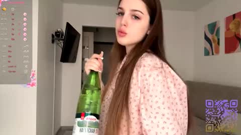 Snapshot of emeraldcotton chatting on 11.01.25 Gily online show from 11.01.25