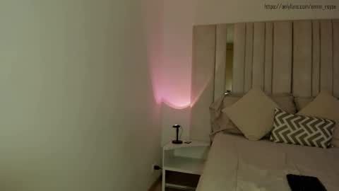 emi_royse online show from 12.17.24