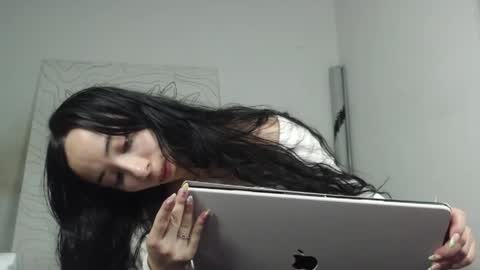 Snapshot of emiantonella_ chatting on 05.02.26 Antonella online show from 05.02.26