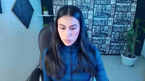 Emilia Gomez online show from 10.26.25