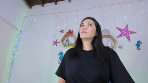 Snapshot of emiily_parkerr chatting on 12.10.24 Emily online show from 12.10.24