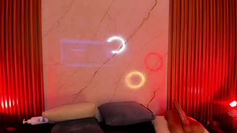 Snapshot of emiilycollins1 chatting on 01.27.25 online show from 01.27.25