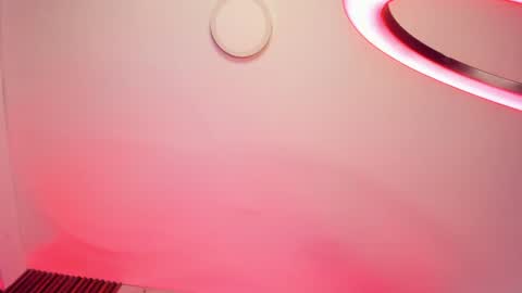 Snapshot of emiilycollins1 chatting on 02.08.25 online show from 02.08.25