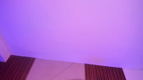 Snapshot of emiilycollins1 chatting on 09.09.25 online show from 09.09.25