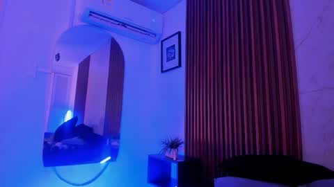 Snapshot of emiilycollins1 chatting on 09.13.25 online show from 09.13.25