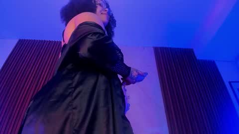 Snapshot of emiilycollins1 chatting on 10.11.25 online show from 10.11.25