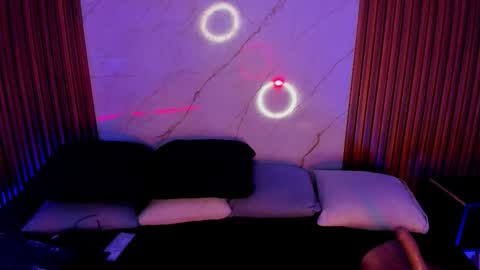 Snapshot of emiilycollins1 chatting on 11.07.25 online show from 11.07.25