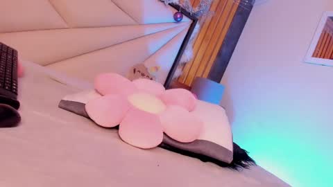 Snapshot of emiiscoot_1 chatting on 12.05.24 Emily online show from 12.05.24