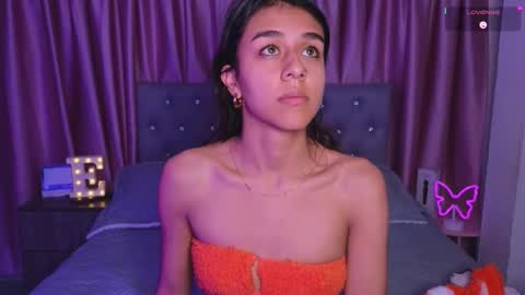 Snapshot of emiiscoot_1 chatting on 11.12.25 Emily online show from 11.12.25