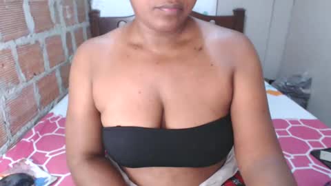 Snapshot of emilay_miller chatting on 11.17.25 Emily online show from 11.17.25