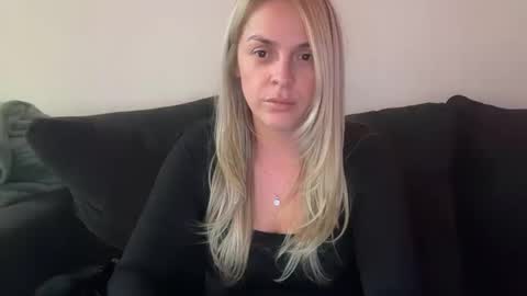 Snapshot of emilelovesyou chatting on 10.15.25 emilelovesyou online show from 10.15.25