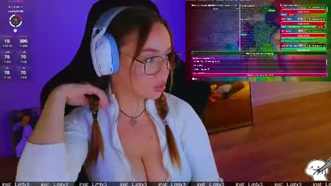 Snapshot of emili1_bc chatting on 07.21.26 Emili online show from 07.21.26