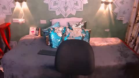 Emili roux online show from 02.09.25