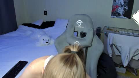 emili_sweet__ online show from 12.21.24