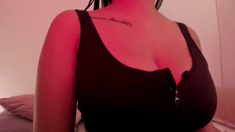 Emilia Big Boobs online show from 12.22.24