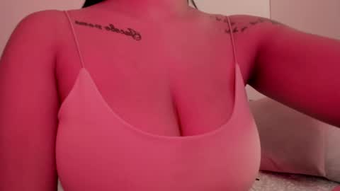 Emilia Big Boobs online show from 12.31.24