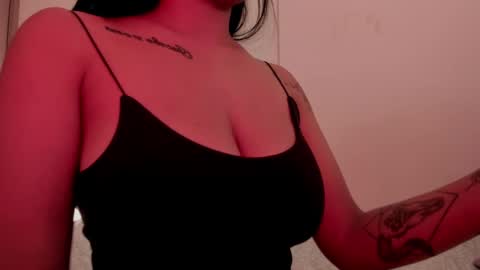 Emilia Big Boobs online show from 01.21.25