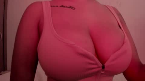 Emilia Big Boobs online show from 01.31.25