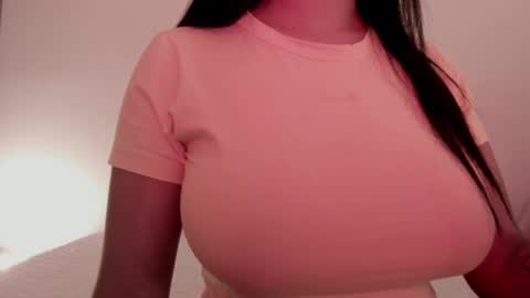 Emilia Big Boobs online show from 02.02.25