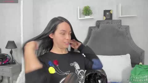 EmiliaRose online show from 11.14.25