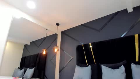 Emillie online show from 03.05.25