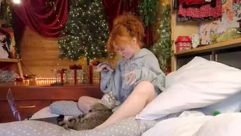 Emi  online show from 12.21.25