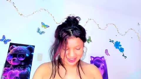 Snapshot of emilly_coper18 chatting on 02.13.25 emily online show from 02.13.25