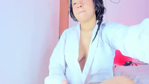 Snapshot of emilly_coper18 chatting on 09.12.25 emily online show from 09.12.25