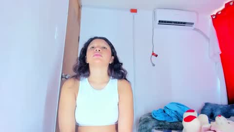 Snapshot of emilly_coper18 chatting on 09.23.25 emily online show from 09.23.25