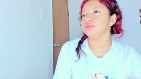 Snapshot of emilly_coper18 chatting on 10.05.25 emily online show from 10.05.25