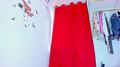 Snapshot of emilly_coper18 chatting on 11.03.25 emily online show from 11.03.25