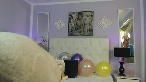 Snapshot of emilly_myers chatting on 12.06.24 Emily online show from 12.06.24