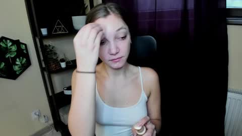 Emilly online show from 03.04.25