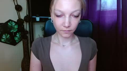 Emilly online show from 04.14.26