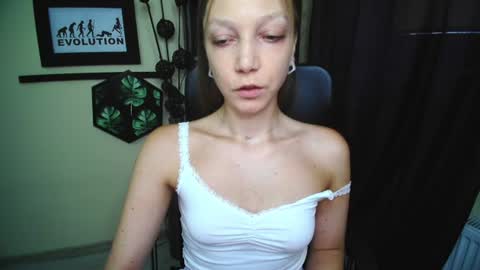 Snapshot of emilly_xkiss chatting on 06.18.26 Emilly online show from 06.18.26