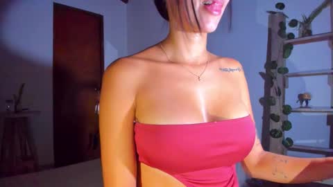 Snapshot of emillyhils1 chatting on 02.09.26 emilly online show from 02.09.26