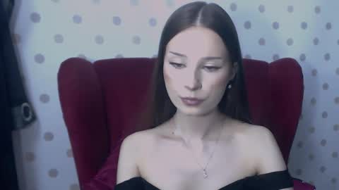Snapshot of emillyhoney chatting on 06.25.26 EmillyHoney online show from 06.25.26